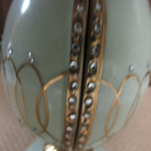 Heirloom Porcelain Musical Egg Shih Tzu Faithful Friend Ardleigh Elliott 2006 - Picture 6 of 9